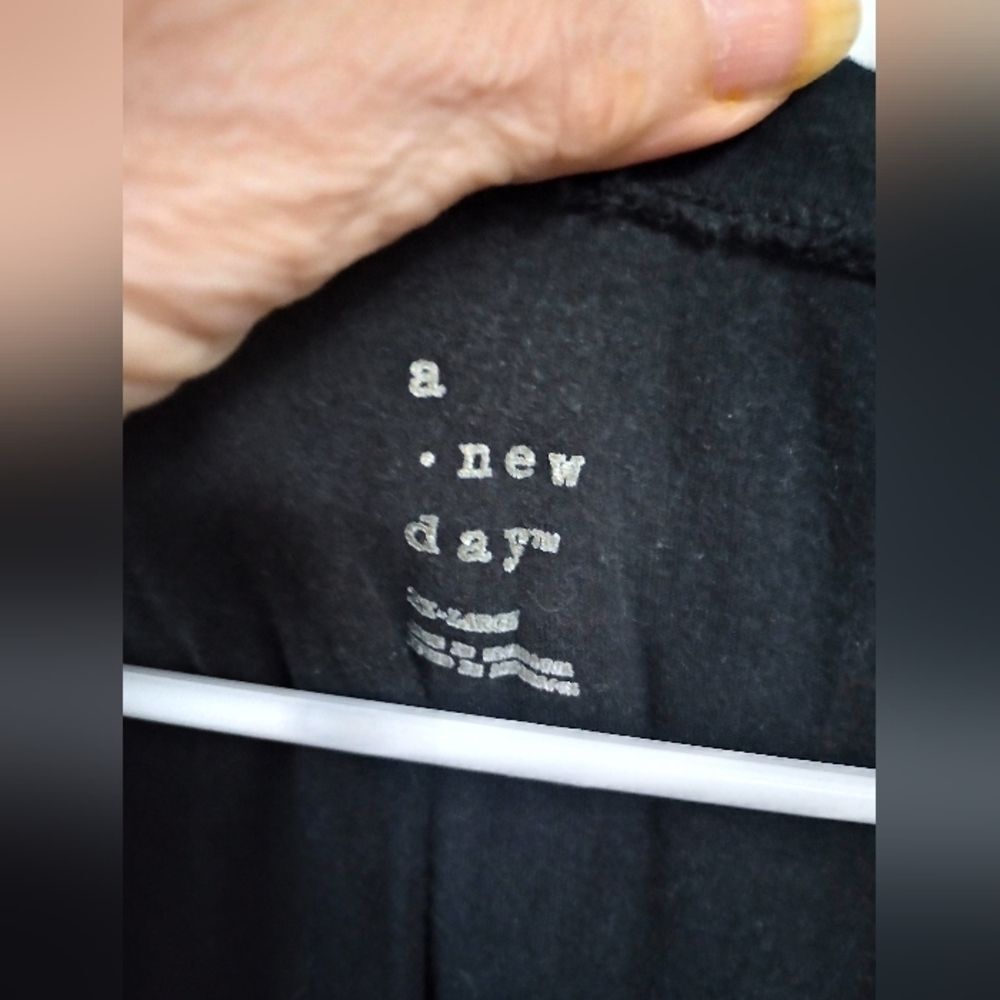 XXL a new day black top NWOT